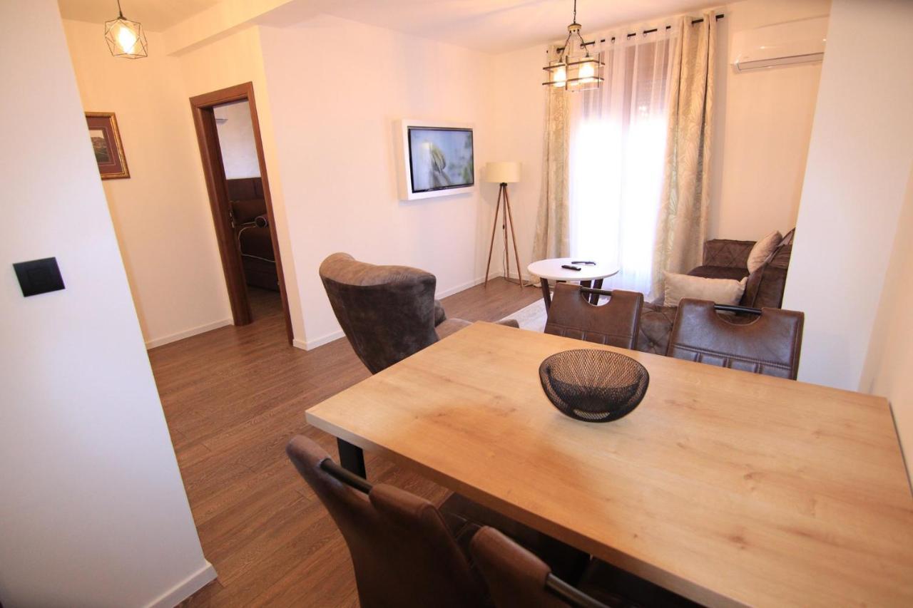 Apartmani Fantasia Cetinje Exteriör bild