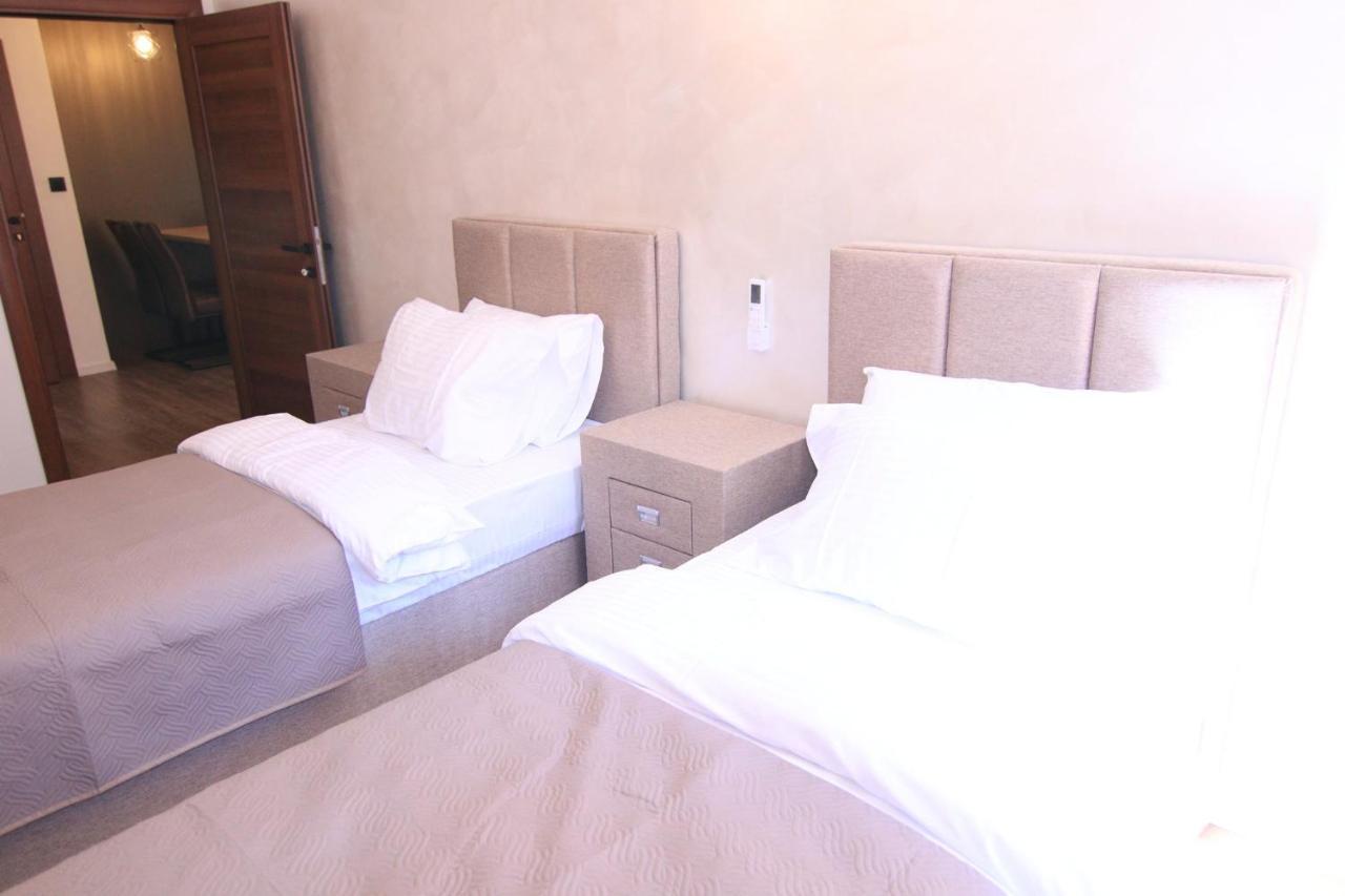 Apartmani Fantasia Cetinje Exteriör bild
