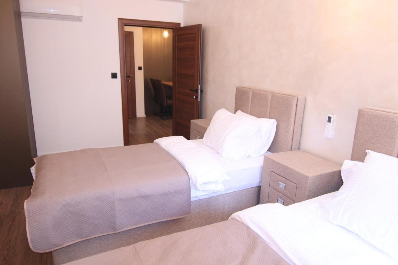 Apartmani Fantasia Cetinje Exteriör bild