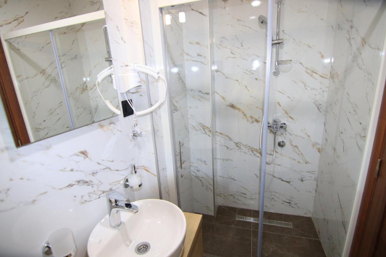 Apartmani Fantasia Cetinje Exteriör bild