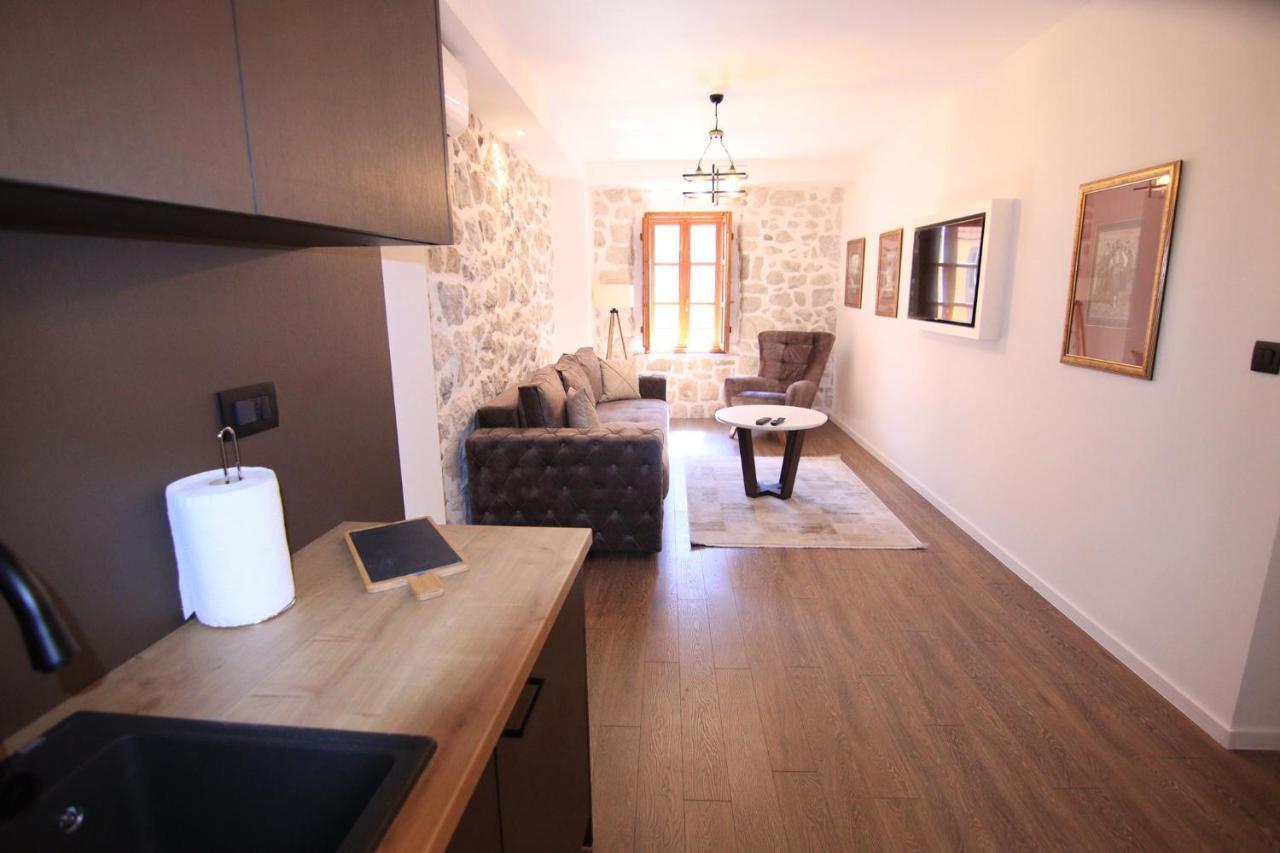 Apartmani Fantasia Cetinje Exteriör bild