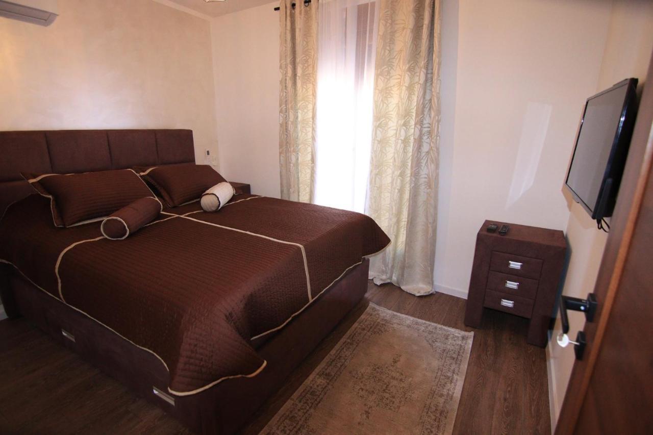 Apartmani Fantasia Cetinje Exteriör bild