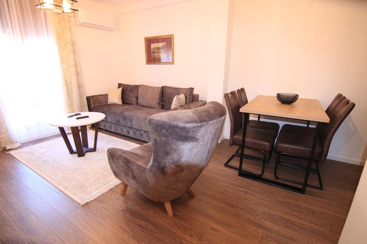 Apartmani Fantasia Cetinje Exteriör bild