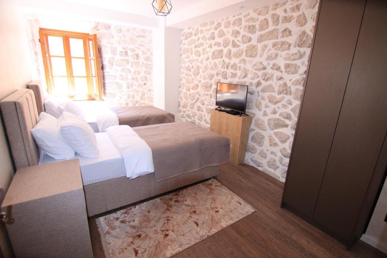 Apartmani Fantasia Cetinje Exteriör bild