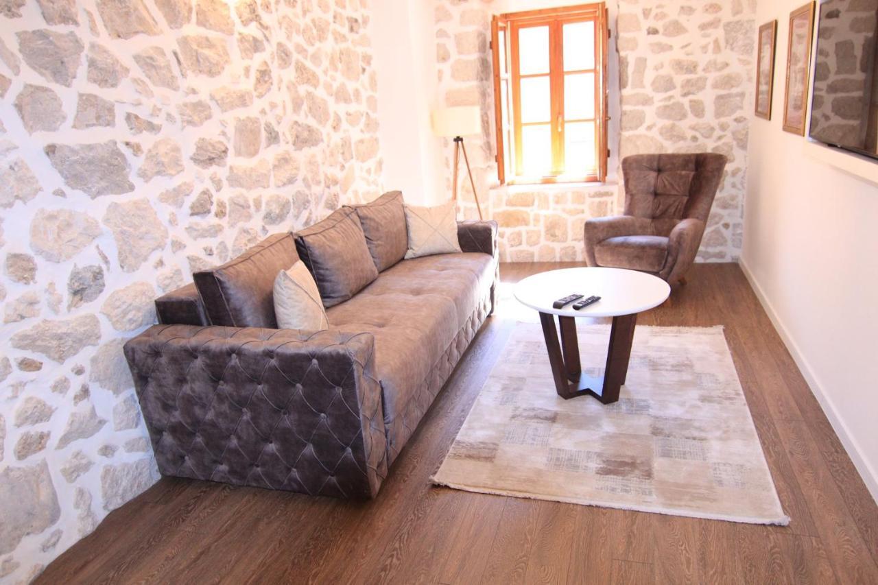 Apartmani Fantasia Cetinje Exteriör bild